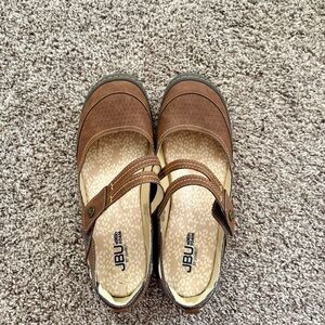 JBU Tan Double Strap Mary Jane Shoes